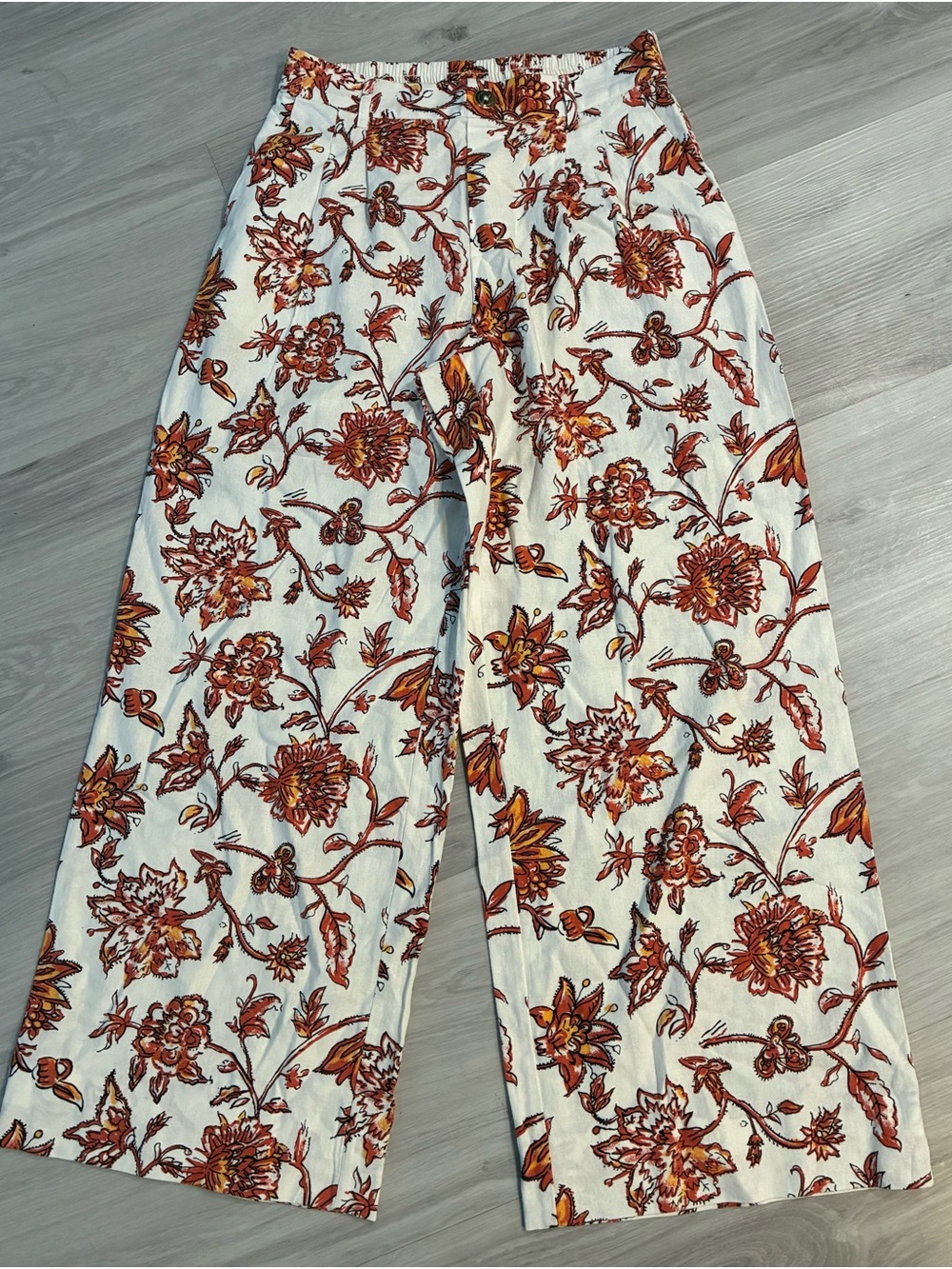 Marc‎ New York White Pants with Orange Floral Accents 55% Linen